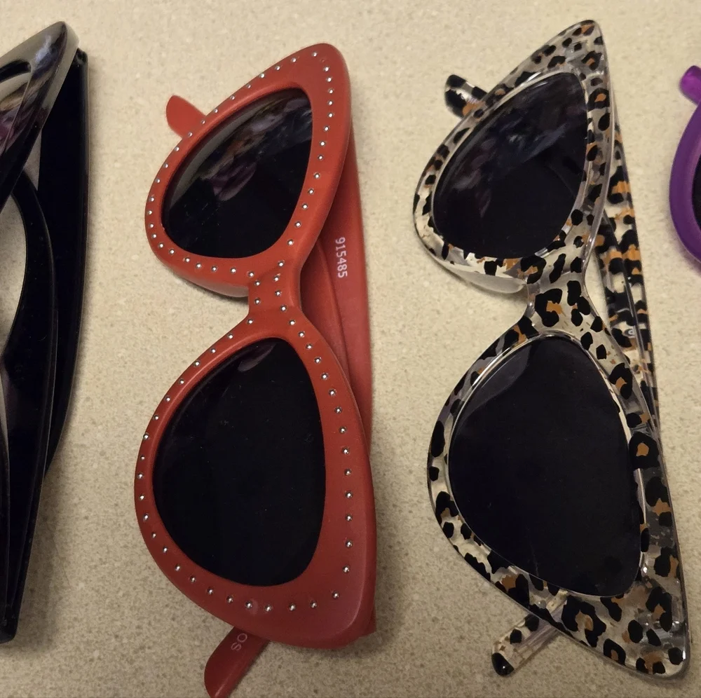 Stylish Cat-Eye Sunglasses Set Of 5 Purple, Black, Animal Print, Red